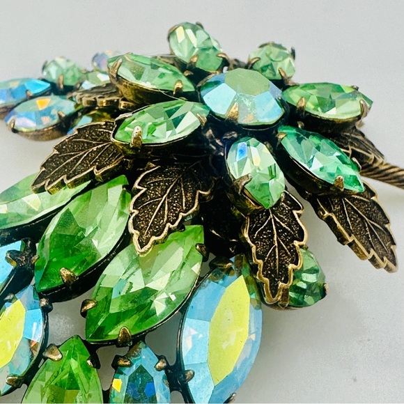 Vintage Signed Regency Brooch Pin Green Blue AB Navette Rhinestone Rare 50s 60s - Picture 14 of 14